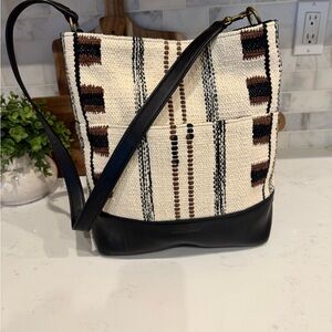 Black and Cream Lucky Brand Women's bucket Bag